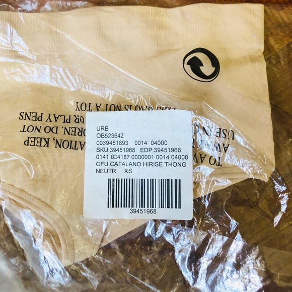 🌷Bundle of 3 Thongs XS/S - Picture 3 of 5